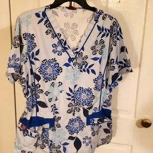 Used Nurses V-neck short sleeve top